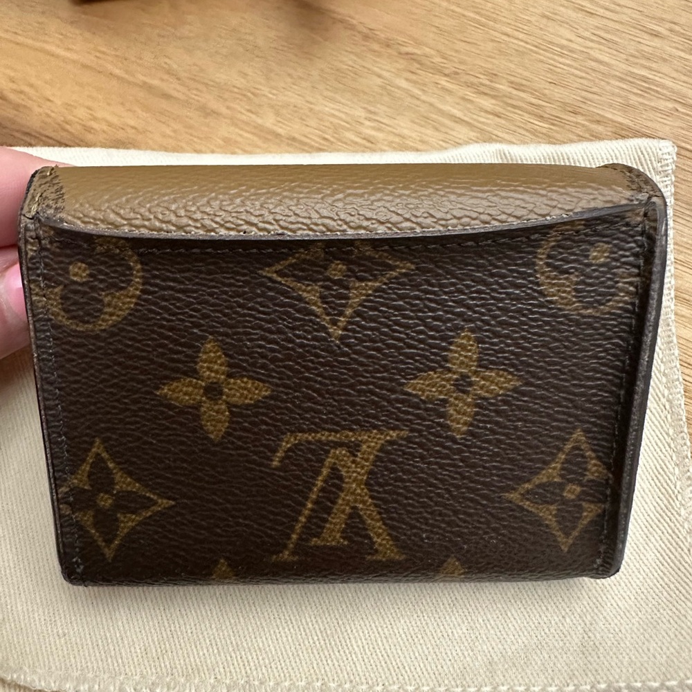 Louis Vuitton Reverse Monogram Zoe Wallet - Picture 3 of 7